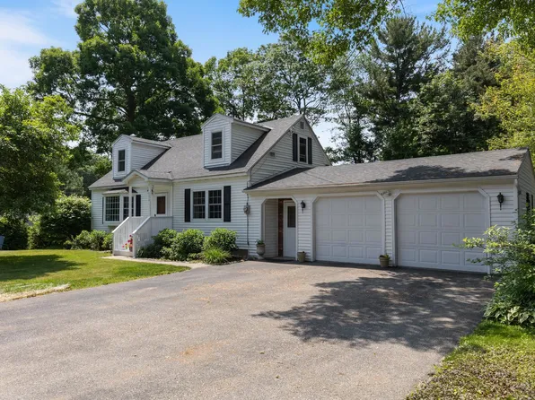 136 Red Oak Drive, Colchester, VT 05446