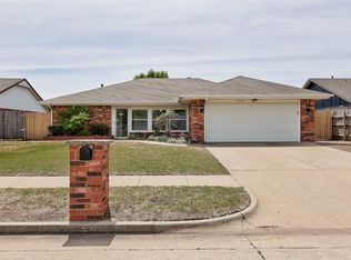 1332 NW 6th Pl, Moore, OK 73170