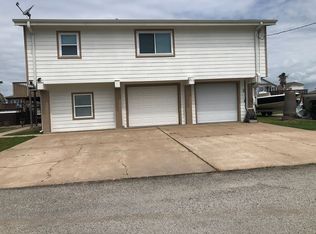 215 Barracuda St, Bayou Vista, TX 77563