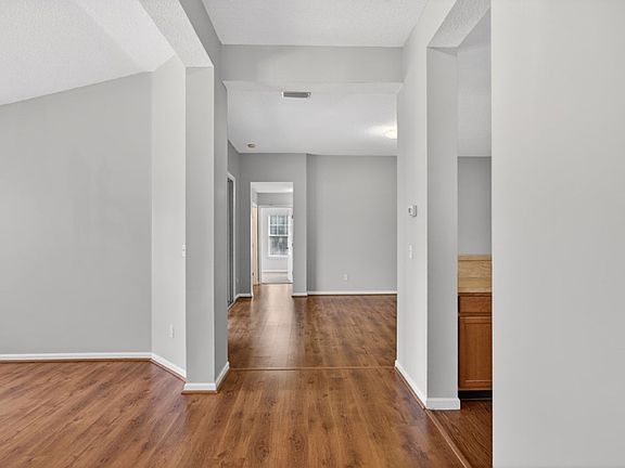 4th image of 6377 Island Forest Dr #E