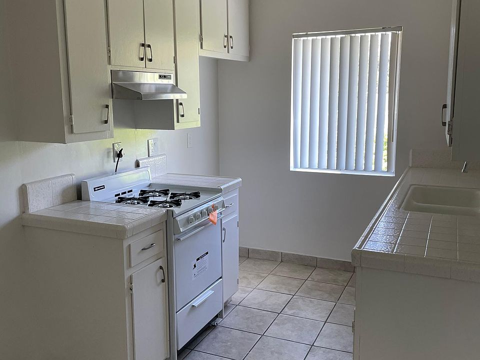 1st image of 5826 Pickering Ave #C