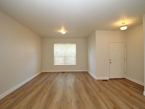 4th image of 15542 SE Thornbridge Dr