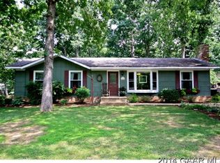 20 Forest Dr, Stuarts Draft, VA 24477