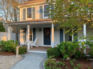 8 Annawon Rd, Mashpee, MA 02649