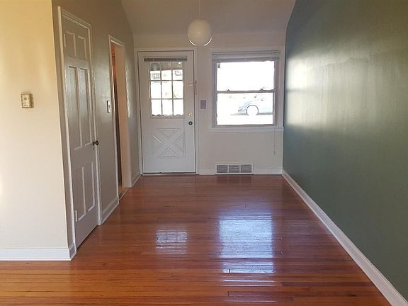 3rd image of 2319 Parkwood Ave