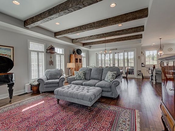 5th image of 309 Crown Point Cir