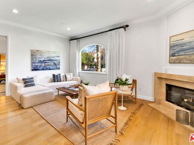 143 N Arnaz Dr APT 103, Beverly Hills, CA, 90211