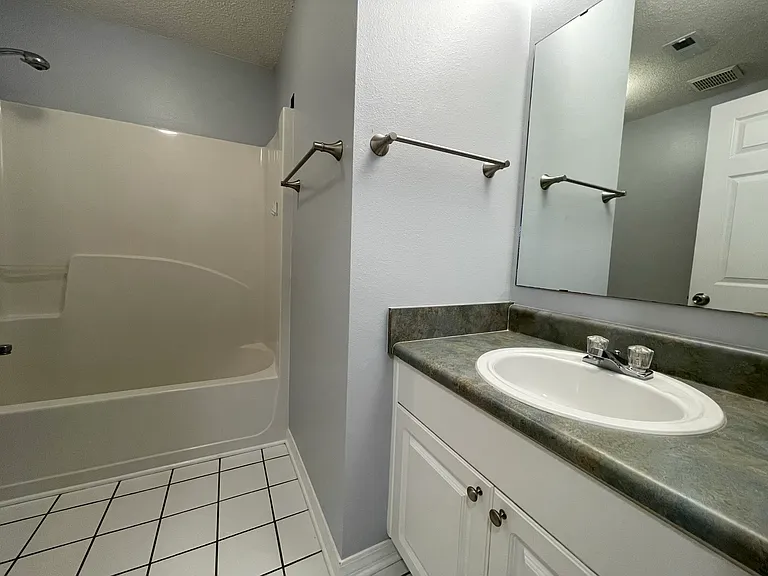 212 Lustan Dr — Photo 9