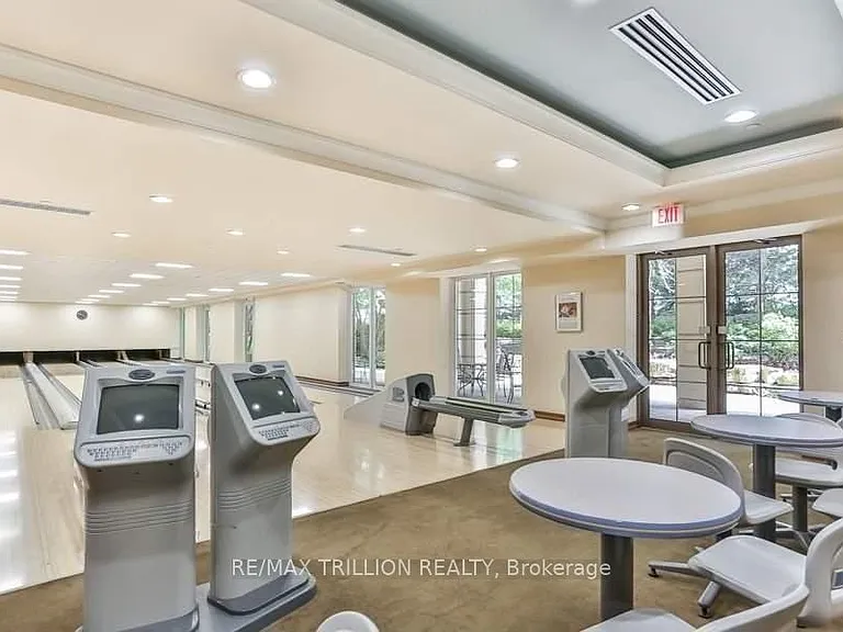 78 Harrison Garden Blvd #1014 — Photo 29