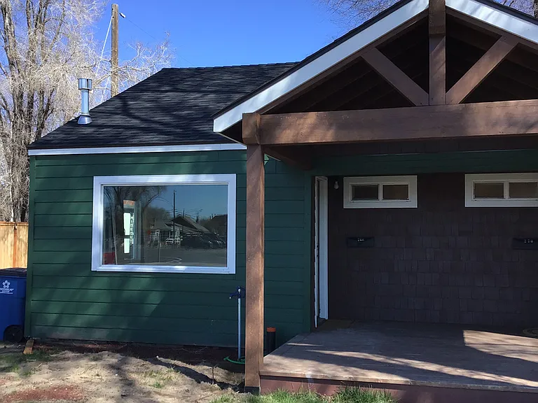 268 NE Holly St — Photo 1