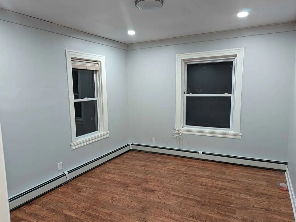 1st image of 176 Broadway
