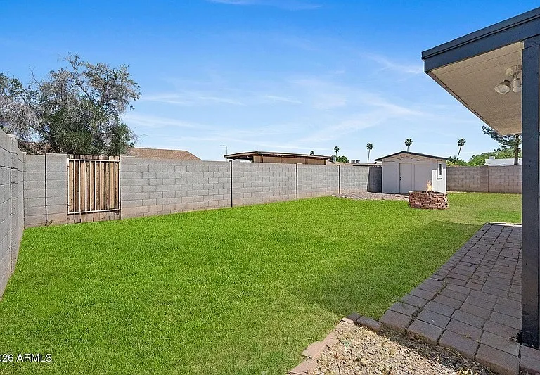 1664 E Del Rio Dr — Photo 30