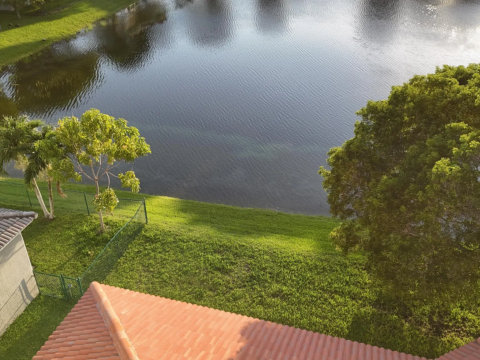 4 bed, 2.5 bath, 2326 sqft, $3,500 — Photo 3