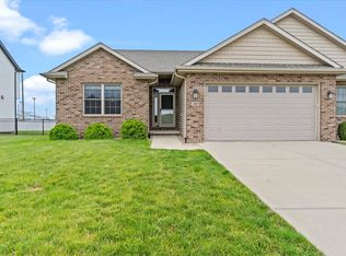 1809 Spartan Dr, Chatham, IL 62629