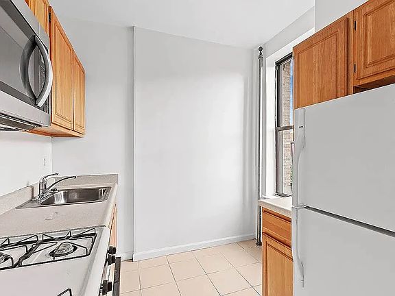 2nd image of 160 W 118th St APT 4A