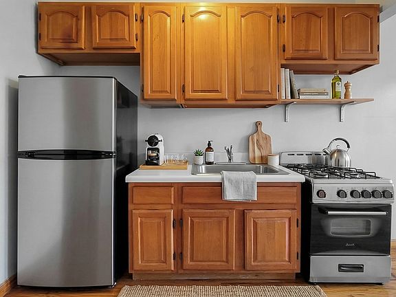 3rd image of 1797 Lexington Ave APT 2A