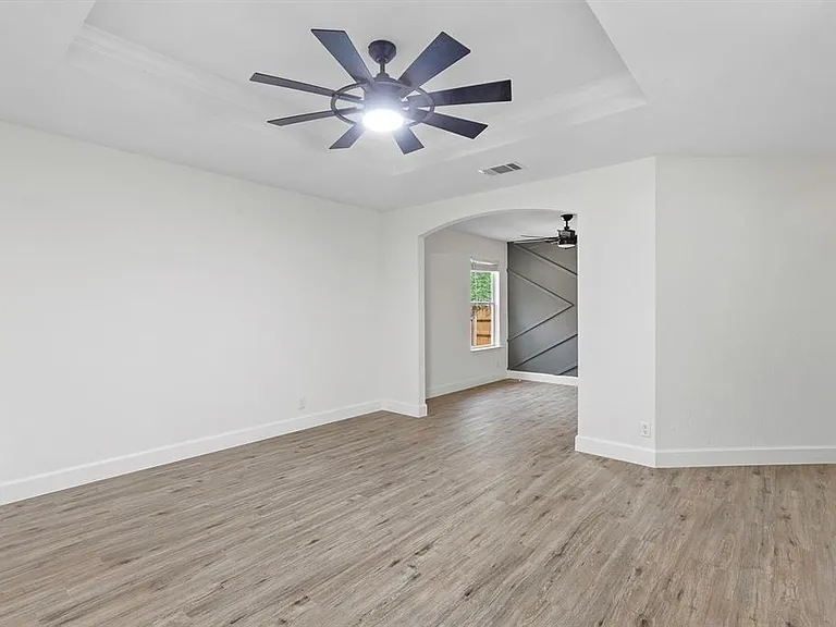 617 Barbara Way — Photo 7
