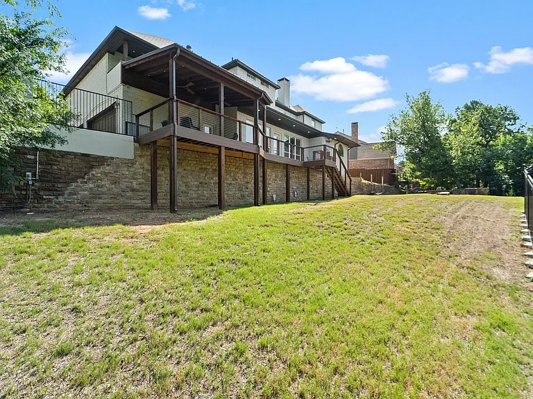 621 Somerset Dr — Photo 30