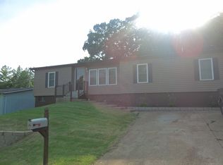 1749 Spruce Dr, High Ridge, MO 63049