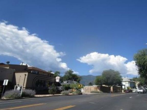 Exterior Neighborhood (street photo)