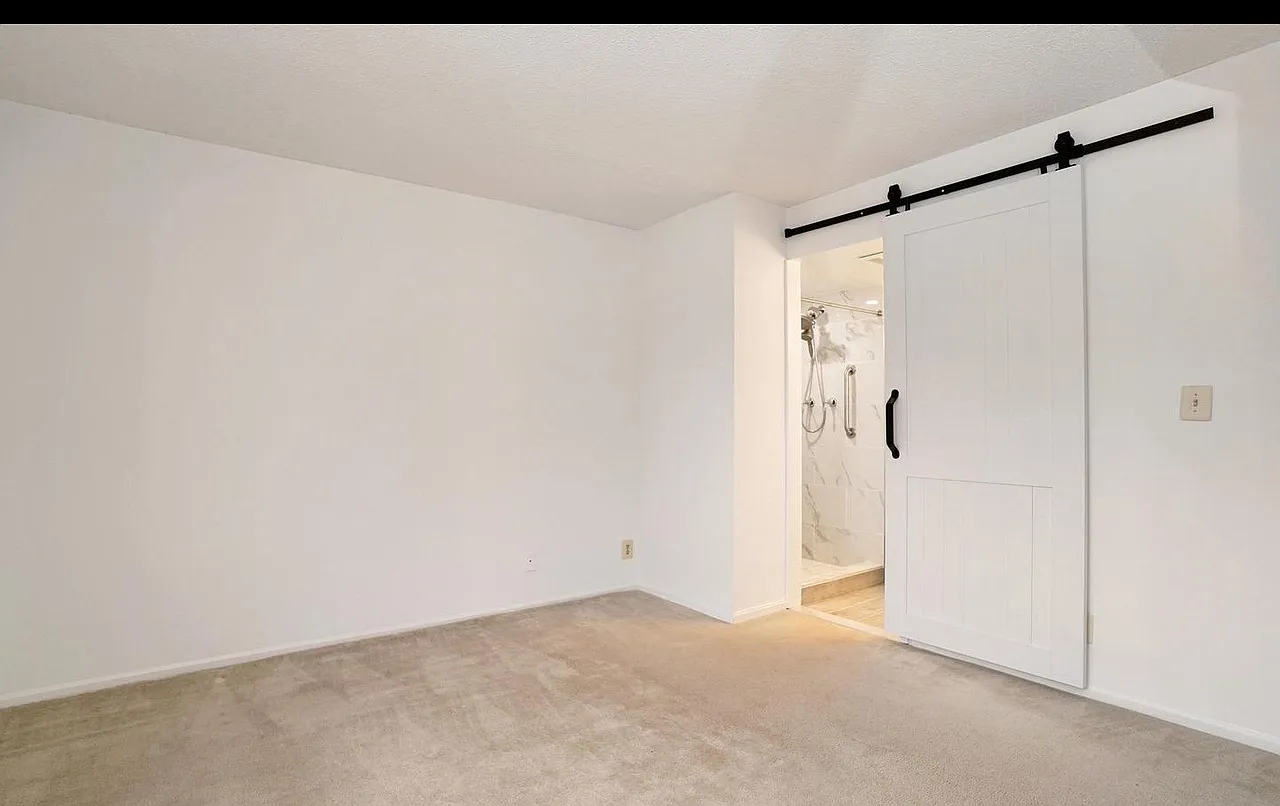 2 bed, 1120 sqft, $2,800 — Photo 3
