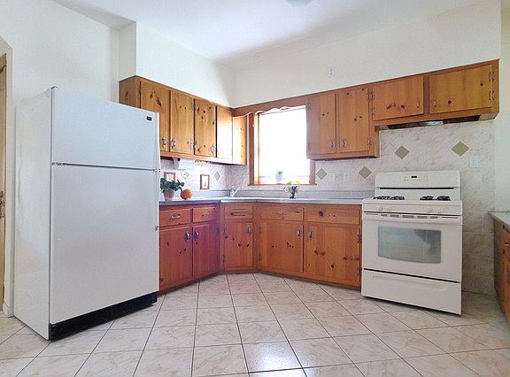 5th image of 6158 W Warwick Ave