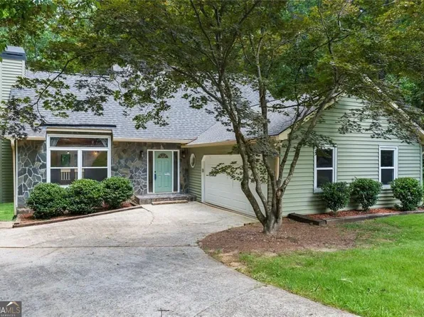 180 Waldrop Way, Fayetteville, GA 30215