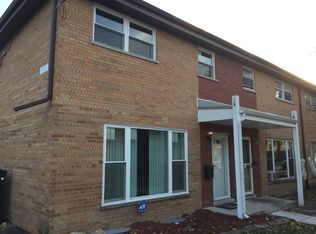 211 Linn Ct APT D, North Aurora, IL 60542