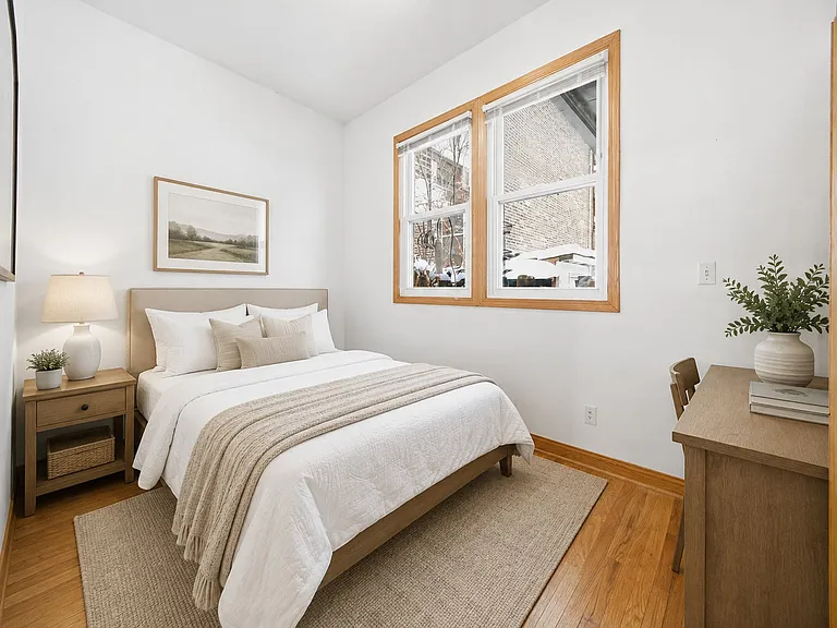 2452 W Arthington St #1 — Photo 7
