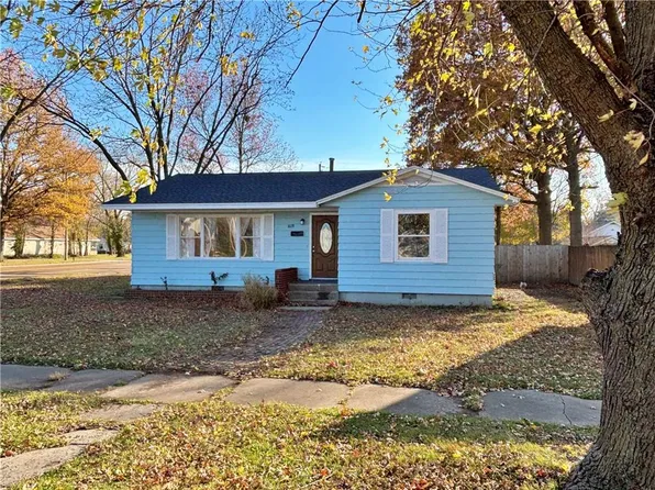 1028 E 11th St, Pittsburg, KS 66762