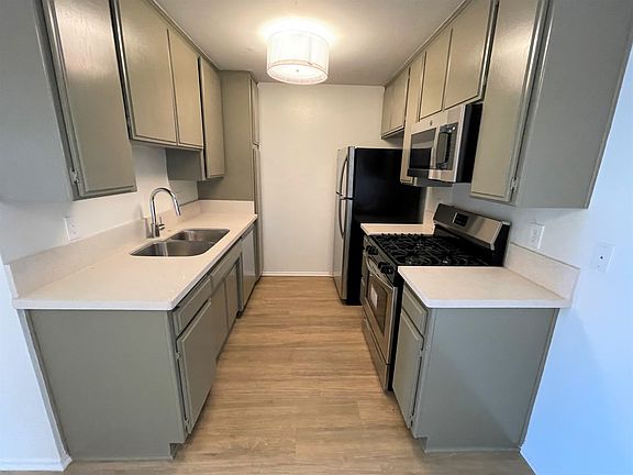 5th image of 11955 Walnut Ln #101