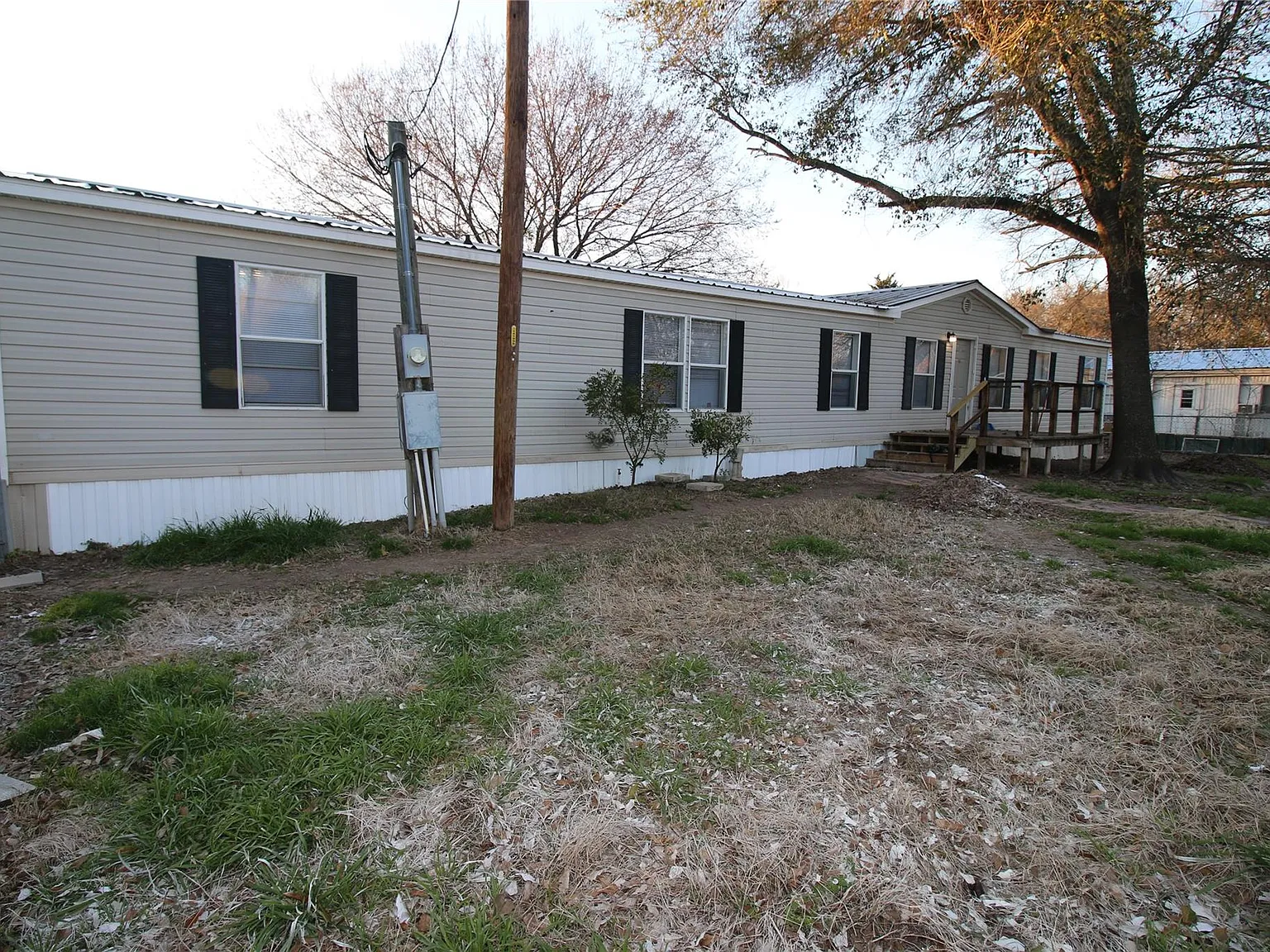 5 bed, 2200 sqft, $1,895 — Photo 4