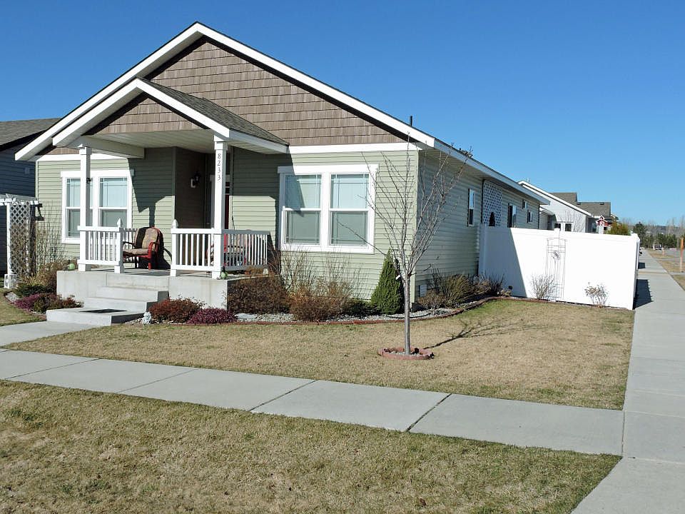 2nd image of 8233 N Crown Pointe St