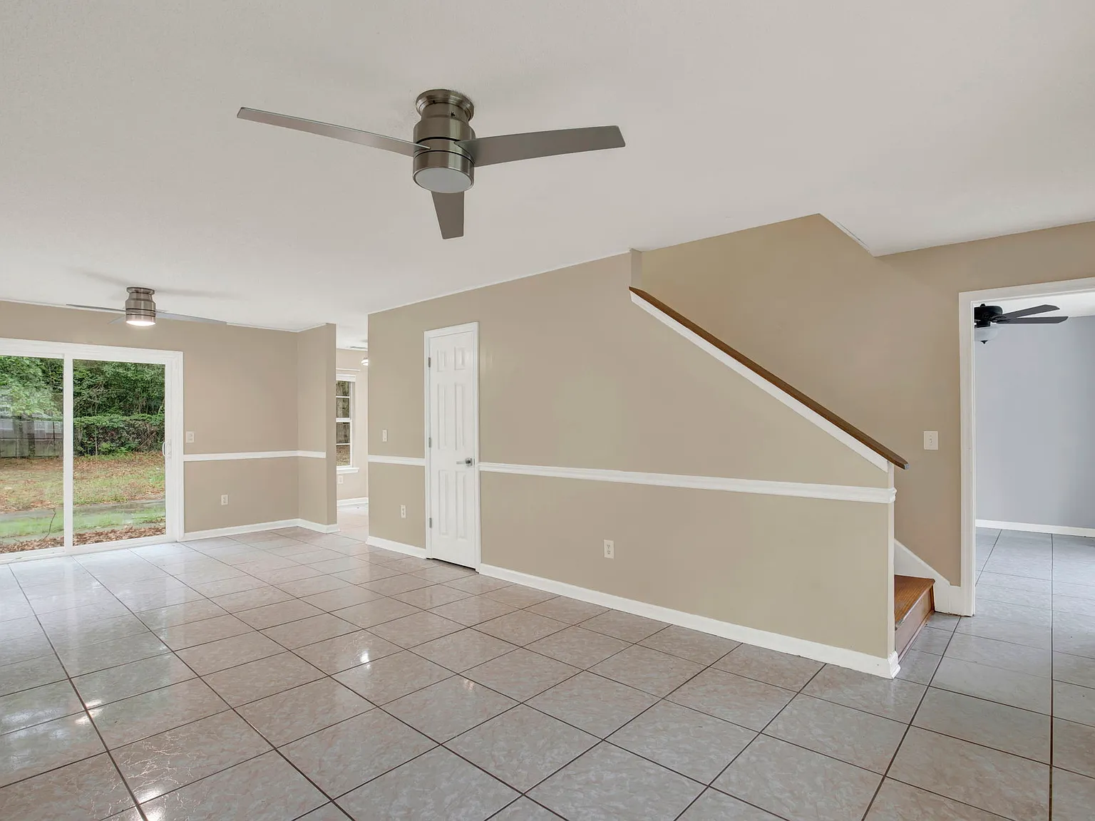 4 bed, 2336 sqft, $2,395 — Photo 4