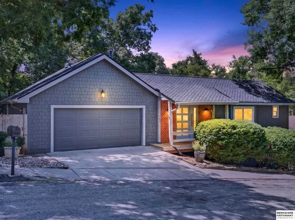 903 Ridgewood Ct, Bellevue, NE 68005