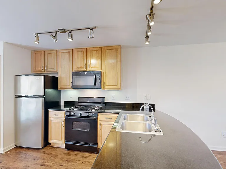 Gayton Pointe Townhomes — Photo 37