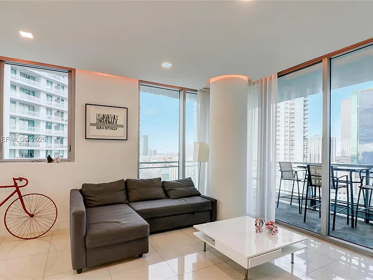 92 SW 3rd St #2410 — Photo 8
