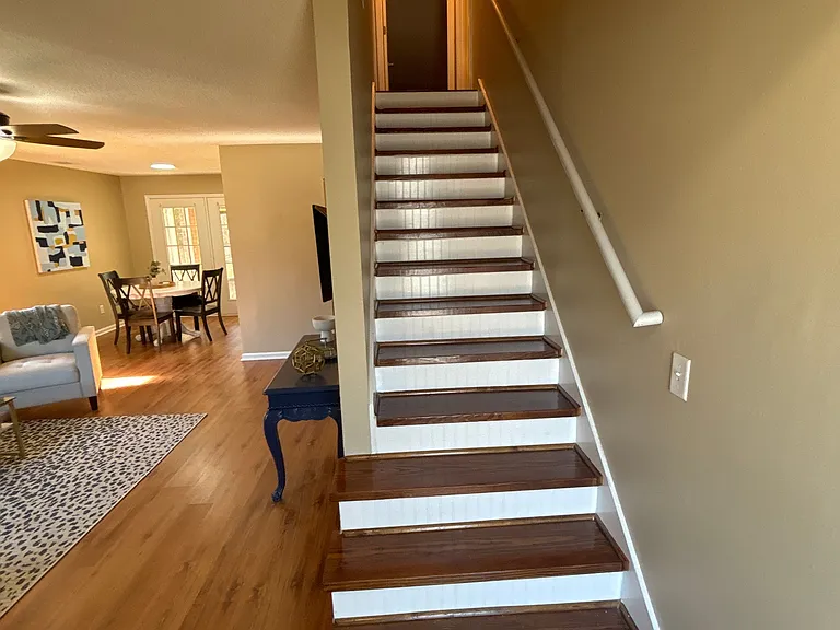 73 Hawthorne Apts — Photo 9