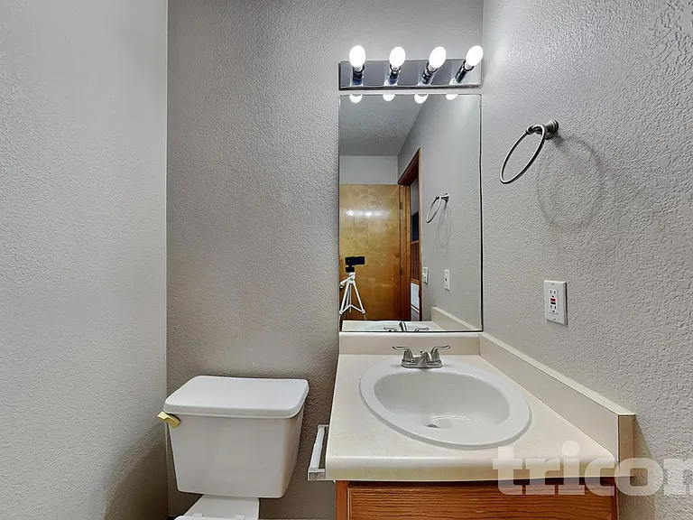 446 W 116th Pl — Photo 15