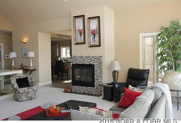 View toward kitchen