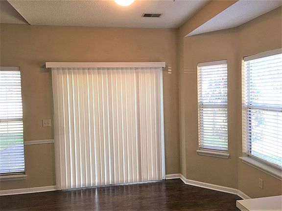 3rd image of 1010 Alwyn Blvd