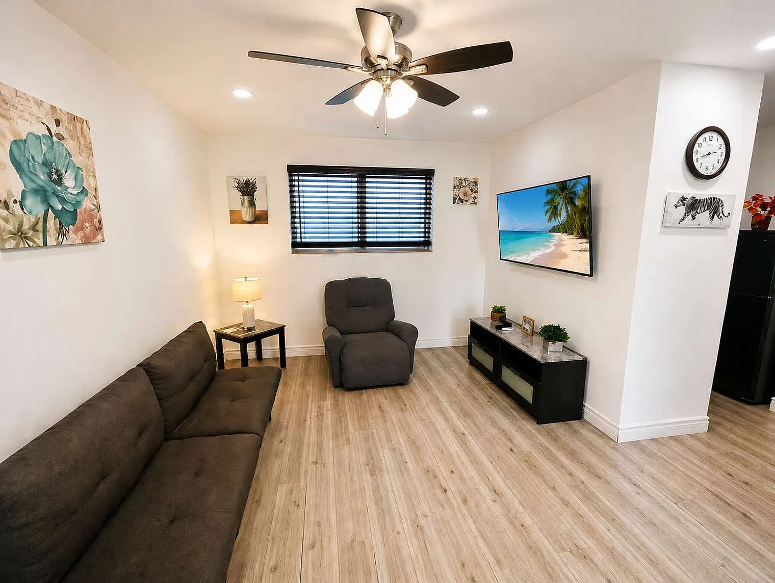 1 bed, 1.0 bath, 548 sqft, $2,825 — Photo 2