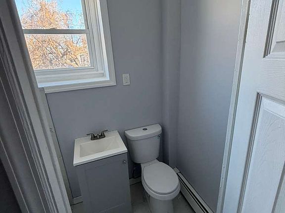 3rd image of 300 Watchung Ave APT 03