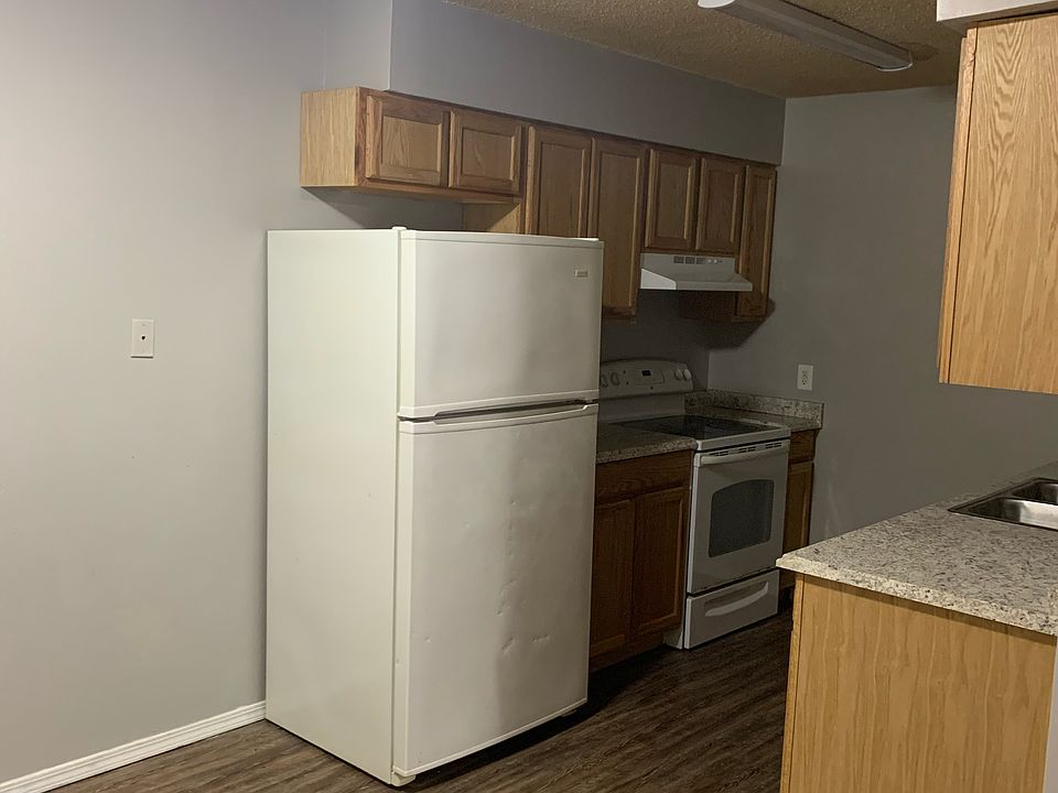 1st image of 67 Woodridge Dr APT D4