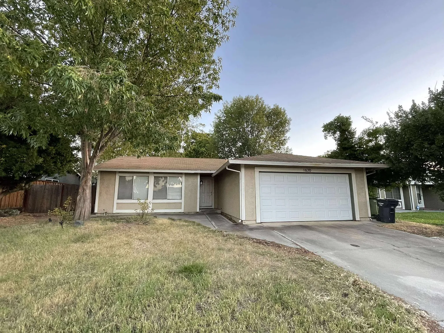 1620 Valerie Ln photo 1
