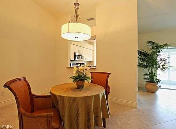 5th image of 10808 Queen Anne Ln