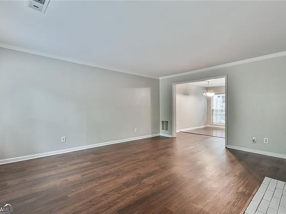 5th image of 3515 Nutmeg Dr