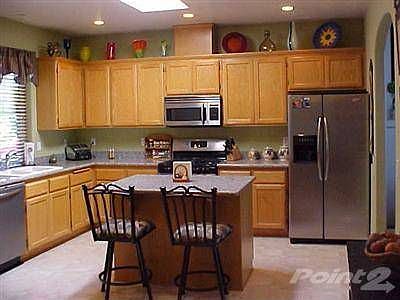 Room for everyone in this large kitchen!