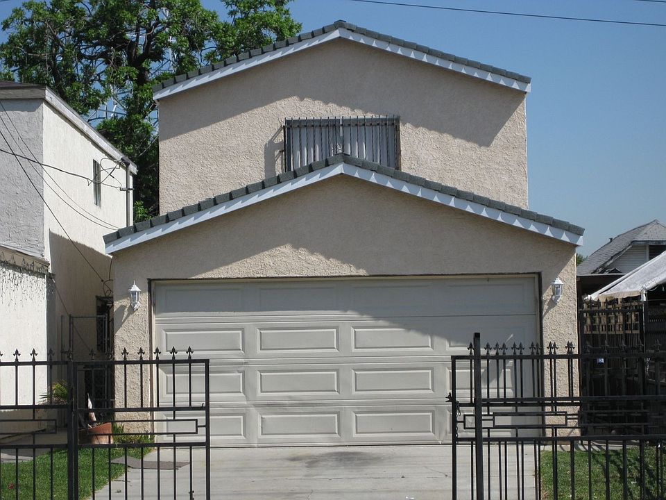 1st image of 1921 E 92nd St