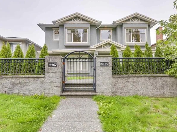 4407 Parker St, Burnaby, BC V5C 3C7